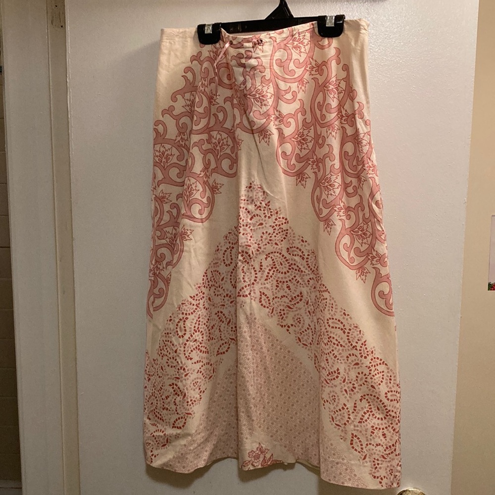 Vintage Banana Republic (early 2000s) A-line skirt in size 14. Pink paisley.